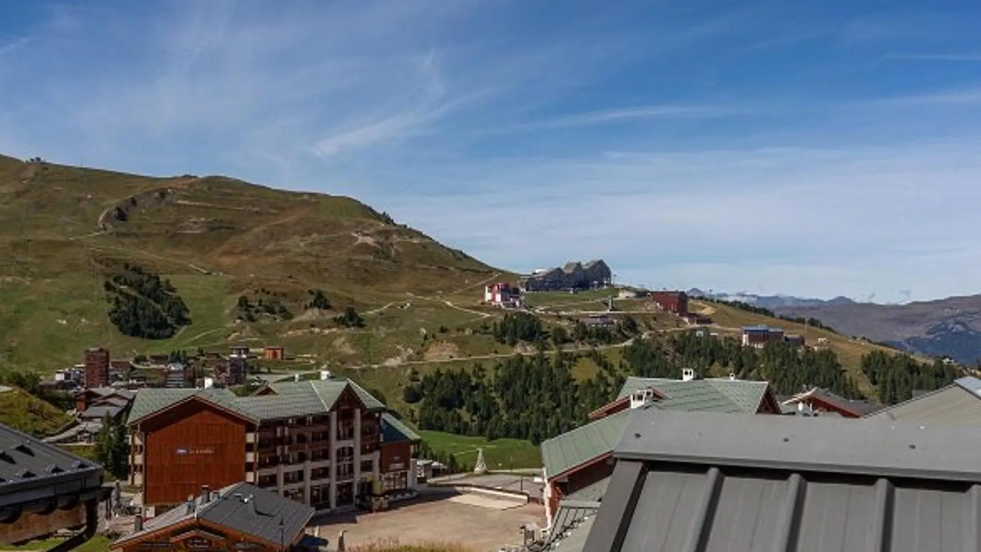 Holiday home Chalet 6 Pieces Sur Les Pistes A La Plagne, 10 Pers, Garage, Balcon, Ensoleille, Ski-In/Ski-Out - Fr-1-351-85