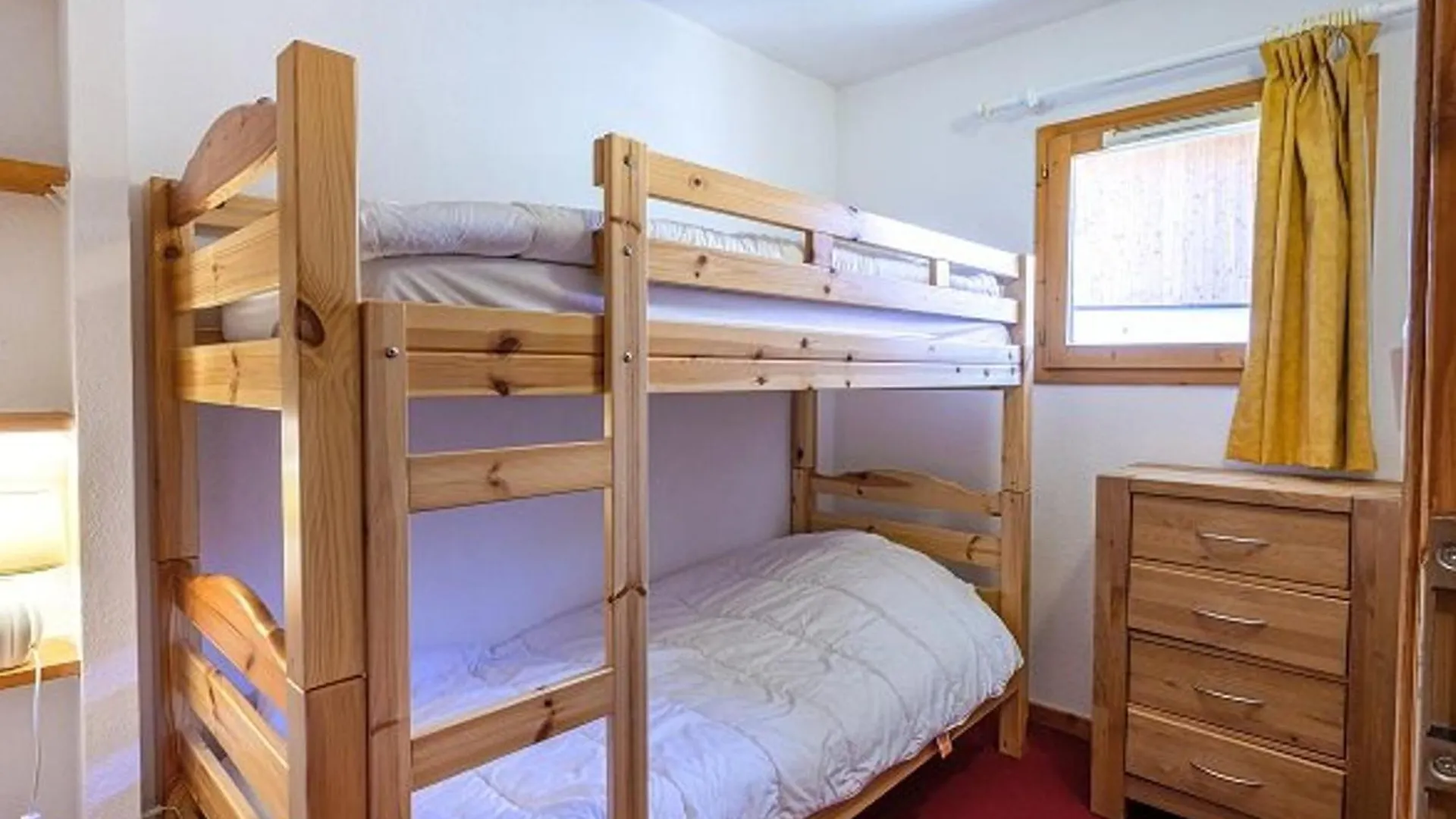 Chalet 6 Pieces Sur Les Pistes A La Plagne, 10 Pers, Garage, Balcon, Ensoleille, Ski-In/Ski-Out - Fr-1-351-85 0*,  France