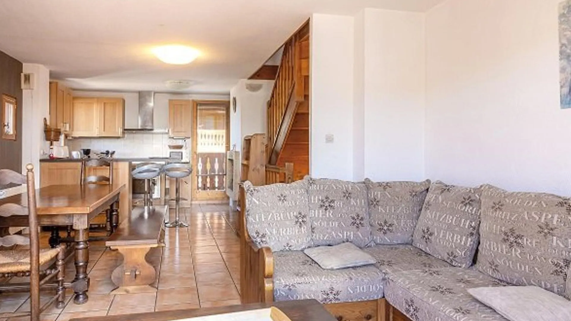 Chalet 6 Pieces Sur Les Pistes A La Plagne, 10 Pers, Garage, Balcon, Ensoleille, Ski-In/Ski-Out - Fr-1-351-85 contacts